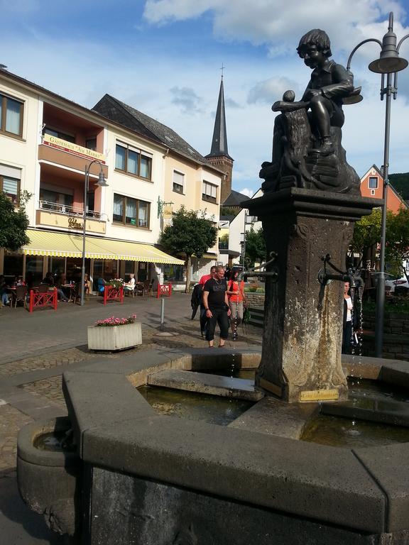 Pension "Am Markt" Treis-Karden Exterior photo